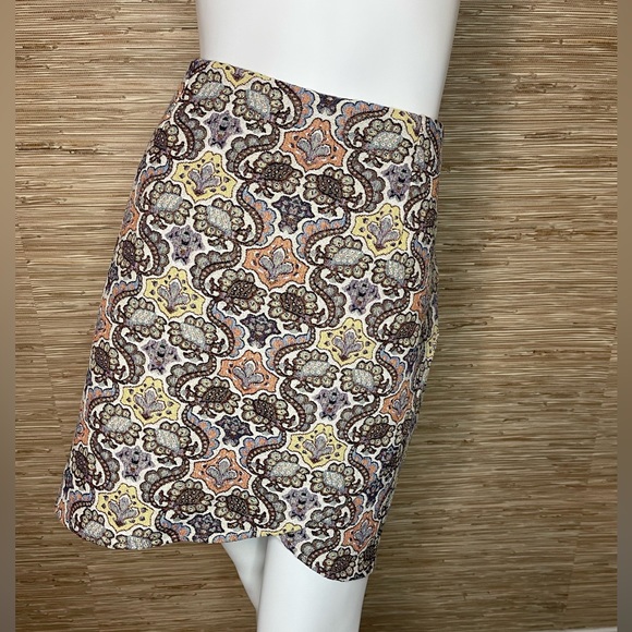 Modern tapestry skirt - Picture 1 of 3